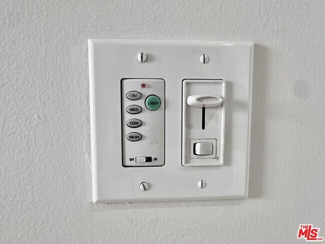 Building Photo - 1206 Greenacre Ave