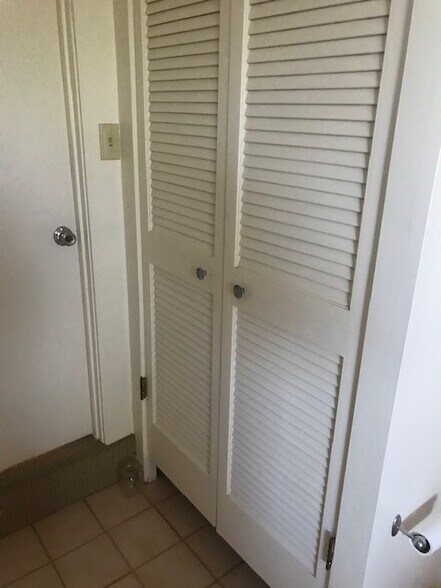 Building Photo - 345 Amalfi Dr