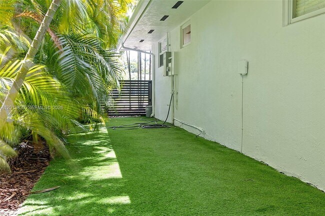 Building Photo - 8745 SW 182nd Terrace