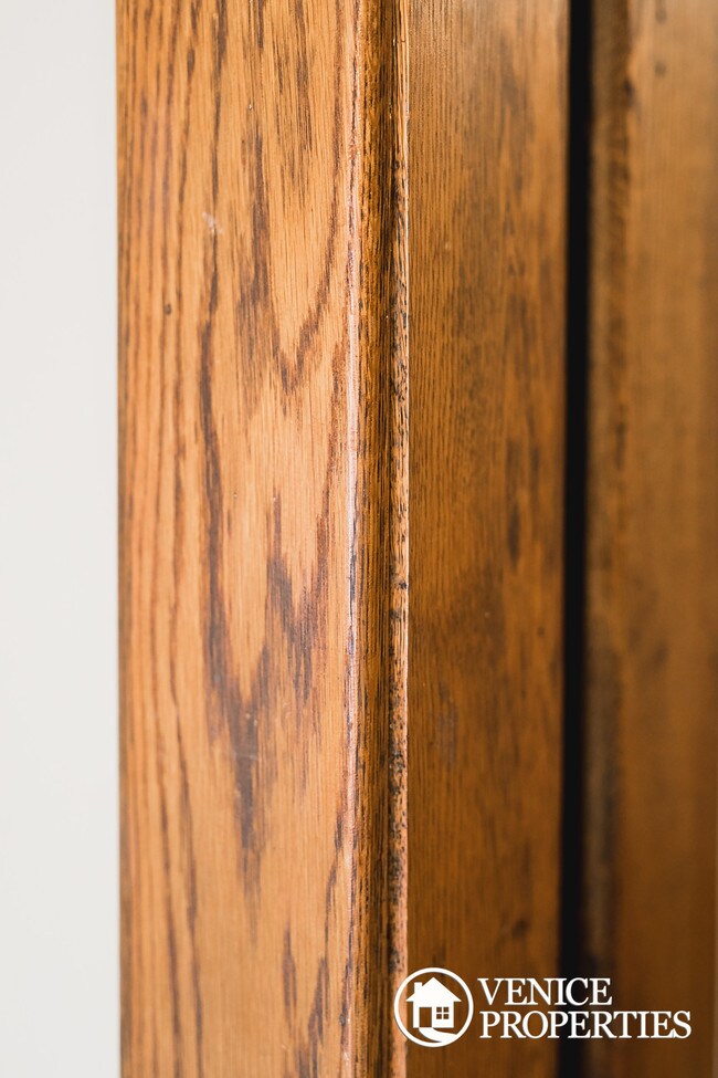 Building Photo - 2168 Summit St