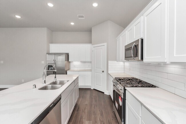 Building Photo - 10622 Cascade Crk Dr