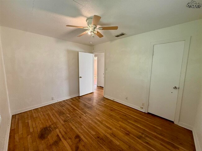 Building Photo - 4354 Cunningham Dr