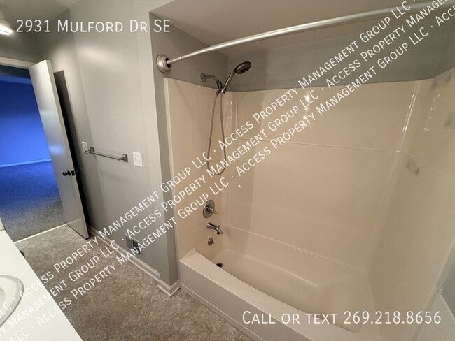 Building Photo - 2931 Mulford Dr SE