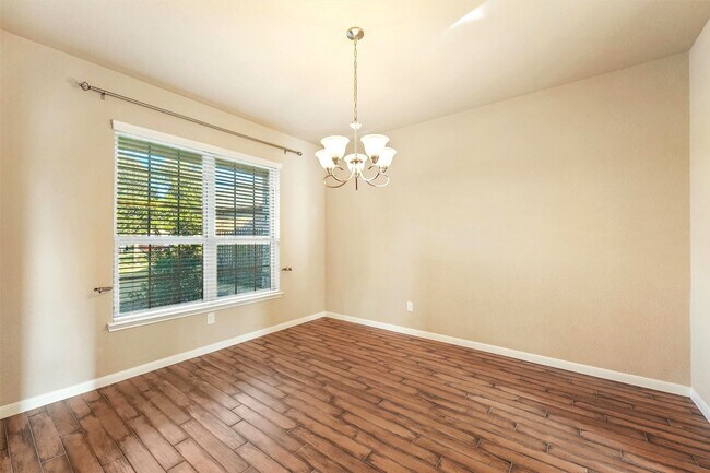 Building Photo - 91 West Wading Pond Circle