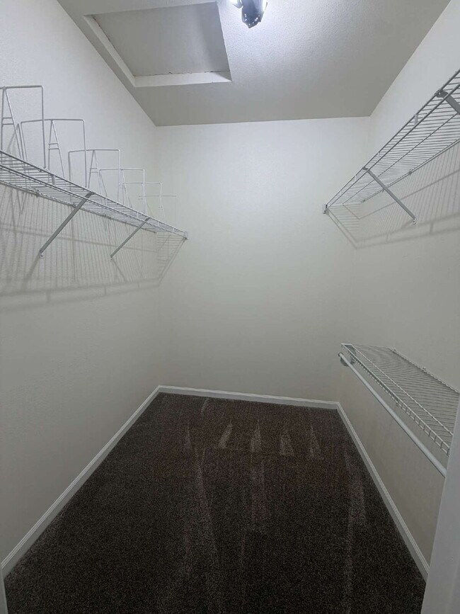 Building Photo - YOU WON'T WANT TO MISS OUT ON THIS CONDO!! 2 bed/ 2 bath Condo in Highlands Ranch!    MOVE IN SPE...