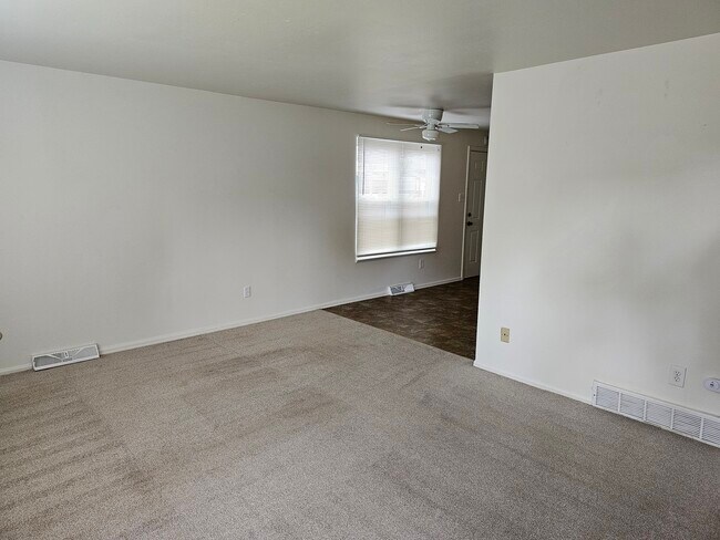 Building Photo - 1162 Cree Dr