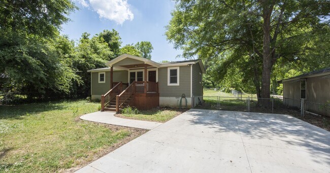 Building Photo - 108 Mimosa Ave