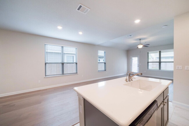 Building Photo - 8208 Cottage Rose Dr