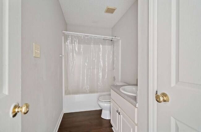 Building Photo - One-Story 3-Bedroom Home in Heart of Knightdale