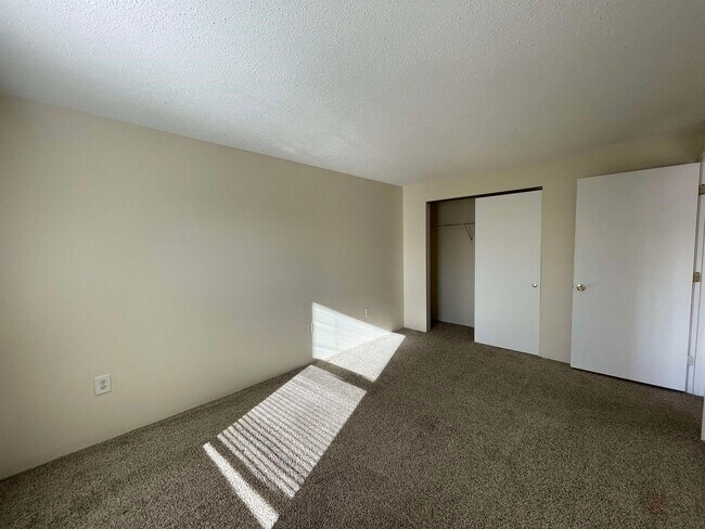 Building Photo - 96 Powers St