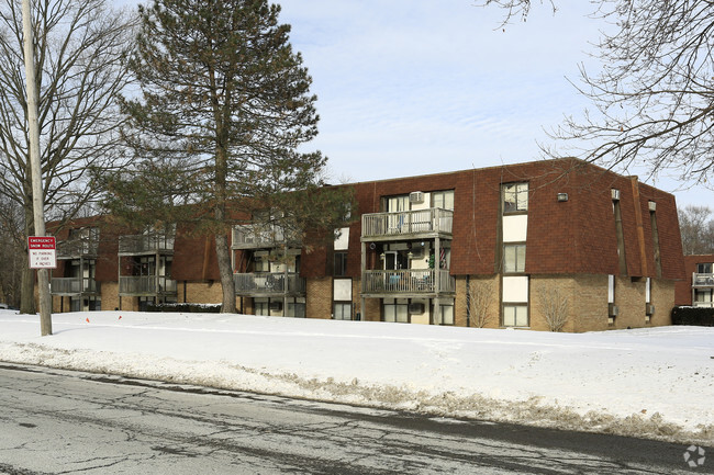 Building Photo - Water's Edge Apartments