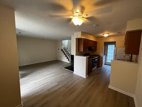 Building Photo - 343 Lee's Ml Dr