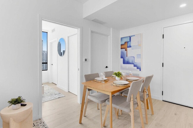 Building Photo - 225 N Miami Ave