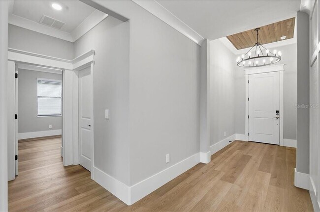 Building Photo - 15165 Serene Shrs Lp