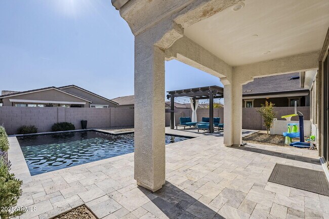 Building Photo - 9935 E Thornbush Ave