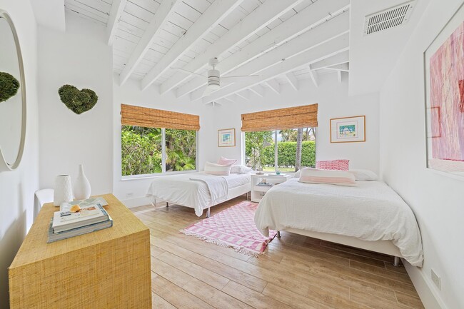 Building Photo - 145 Beacon Ln