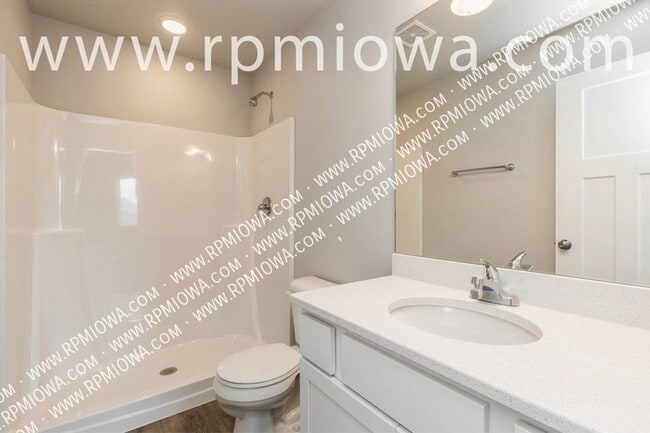 Building Photo - AWESOME LOCATION!! 3 Bedroom, 2.5 Bathroom...