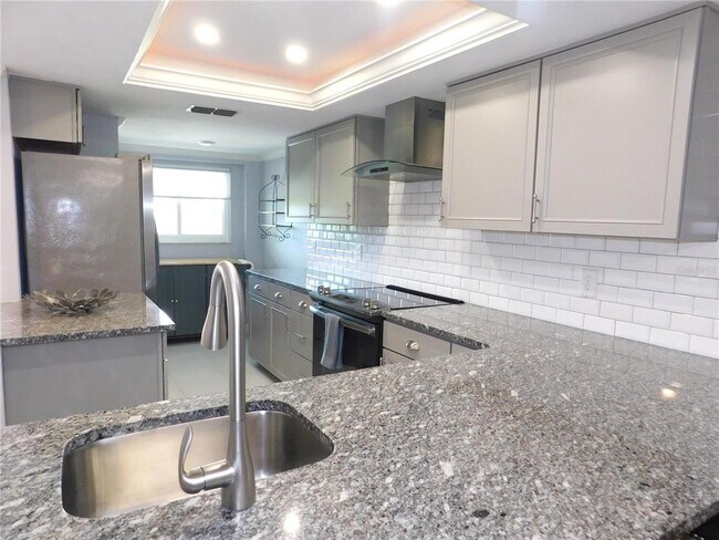 Building Photo - 1843 Golf View Dr