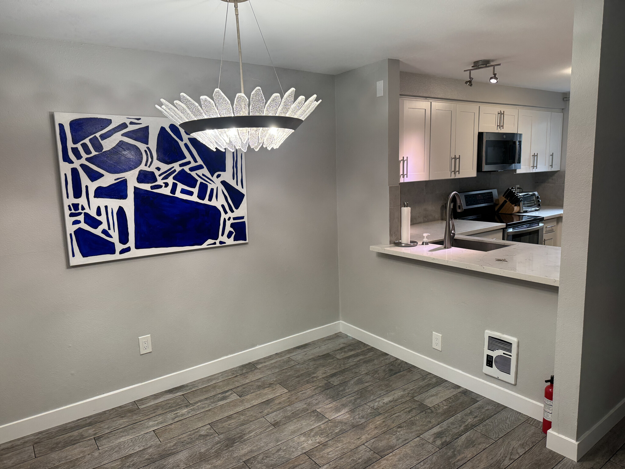 Building Photo - 9612 NE 121st Ln