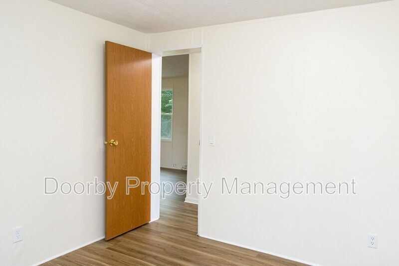 Building Photo - 5440 Harpo St