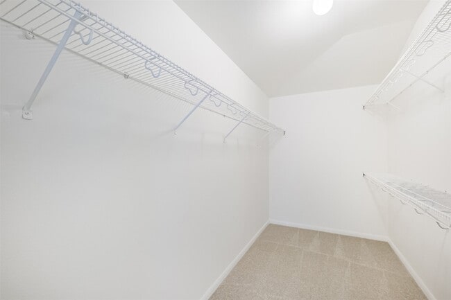 Building Photo - 2030 Vander Wilt Ln