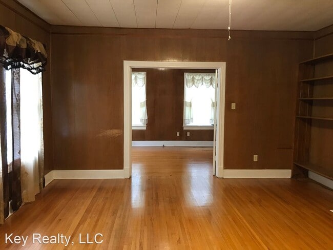 Building Photo - 3 br, 1 bath House - 115 Colonial Drive
