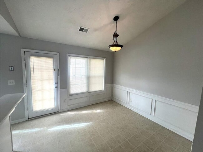 Building Photo - 991 Wicker Pine Dr NE