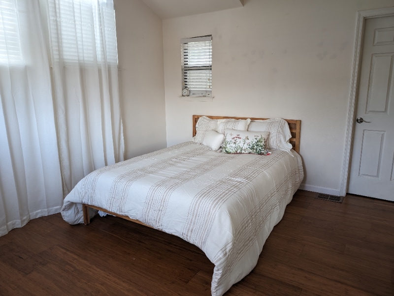 Building Photo - 251 Via La Paz