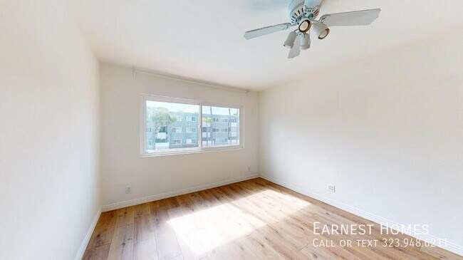 Building Photo - 4915 Tyrone Ave