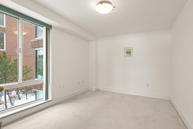 Building Photo - 75-83-83 Cambridge Pkwy