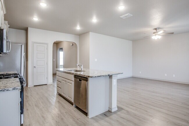Building Photo - Beautiful Home in Cambridge Way