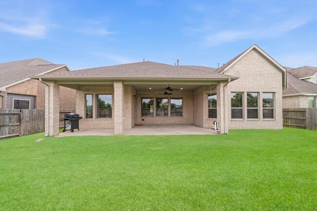 Building Photo - 21723 Albertine Dr