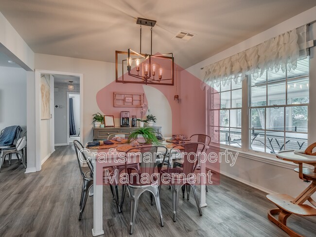 Building Photo - 2024 NW 45th St