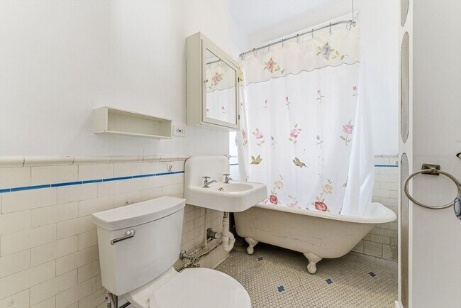 Building Photo - 39 Glenville Ave