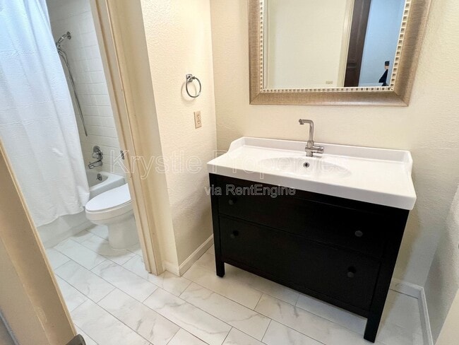 Building Photo - 101 Nashville Ln