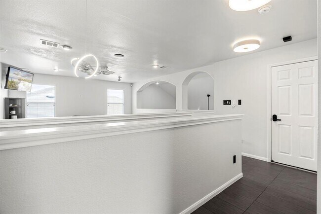 Building Photo - 4405 Bandice Ln
