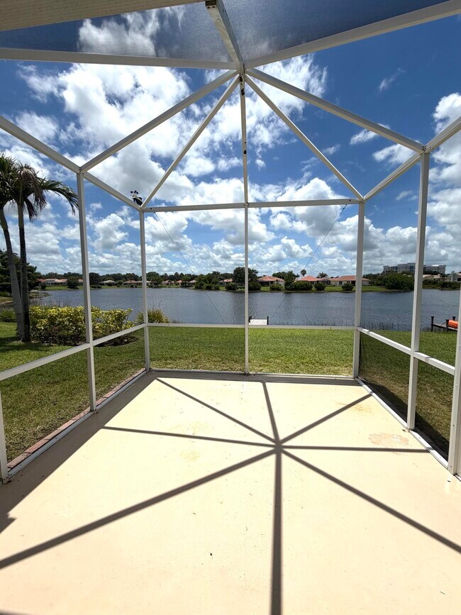 Building Photo - 702 SW Aruba Bay