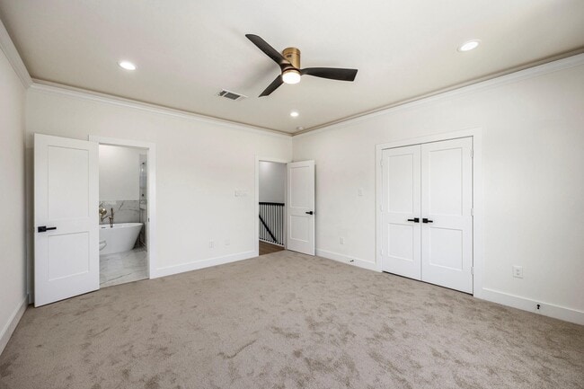 Building Photo - 911 Panama St