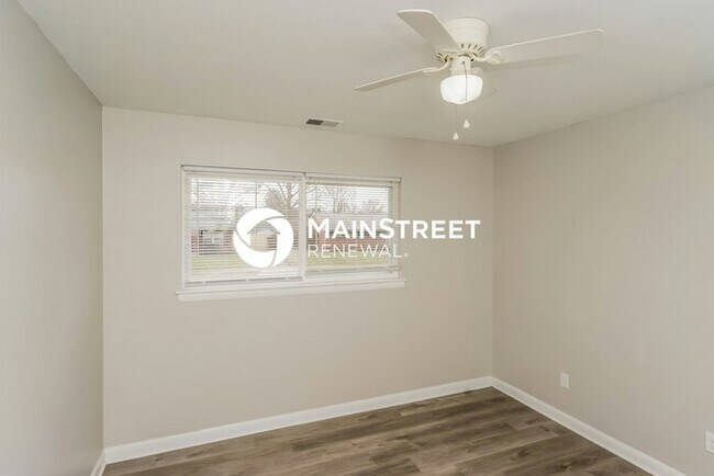 Building Photo - 3 Bedroom Pet-Friendly Home in Louisville,...