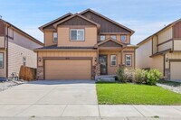 Building Photo - $2,495.00 3-bedroom, 2.5-bathroom in Color...