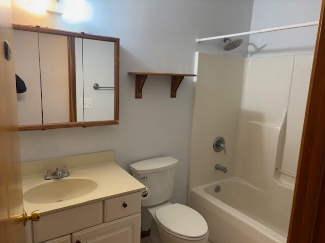 Building Photo - 3465 La Salle Dr