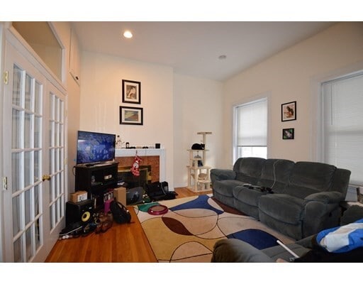 Building Photo - 1695 Beacon St