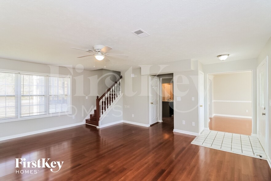 Building Photo - 3583 Saddlebrook Dr