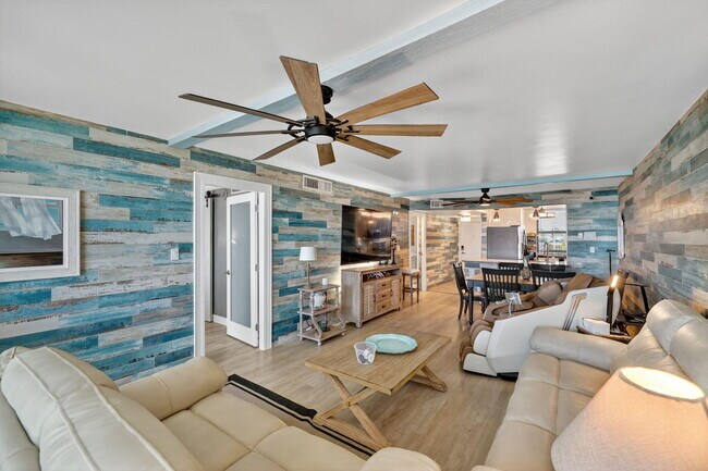 Building Photo - 10680 S Ocean Dr