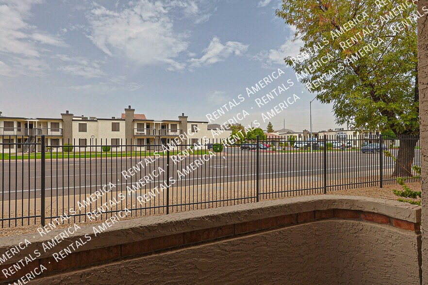 Building Photo - 11666 N 28th Dr