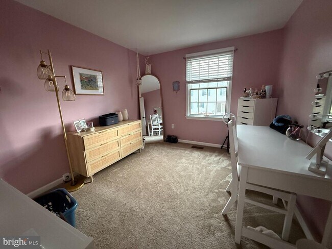 Building Photo - 8208 Red Wing Ct