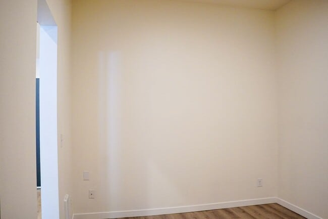 Building Photo - SUMMER SPECIAL: Modern & Spacious 1 Bedroo...
