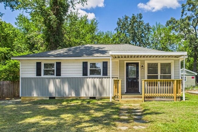 Primary Photo - Updated home with New Kitchen, Hardwood Fl...