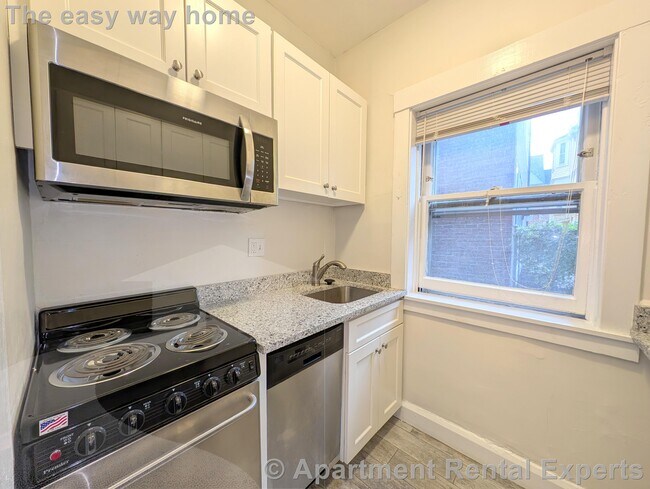 Building Photo - 5 Linnaean St