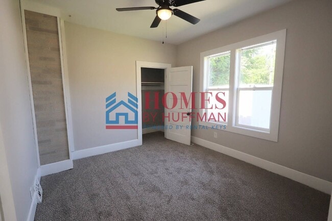 Building Photo - Two Bedroom House | Off Street Parking